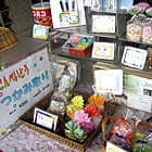 ワゴンのうえには鮮やかなコンペイトウが。