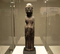 白檀の観音菩薩立像